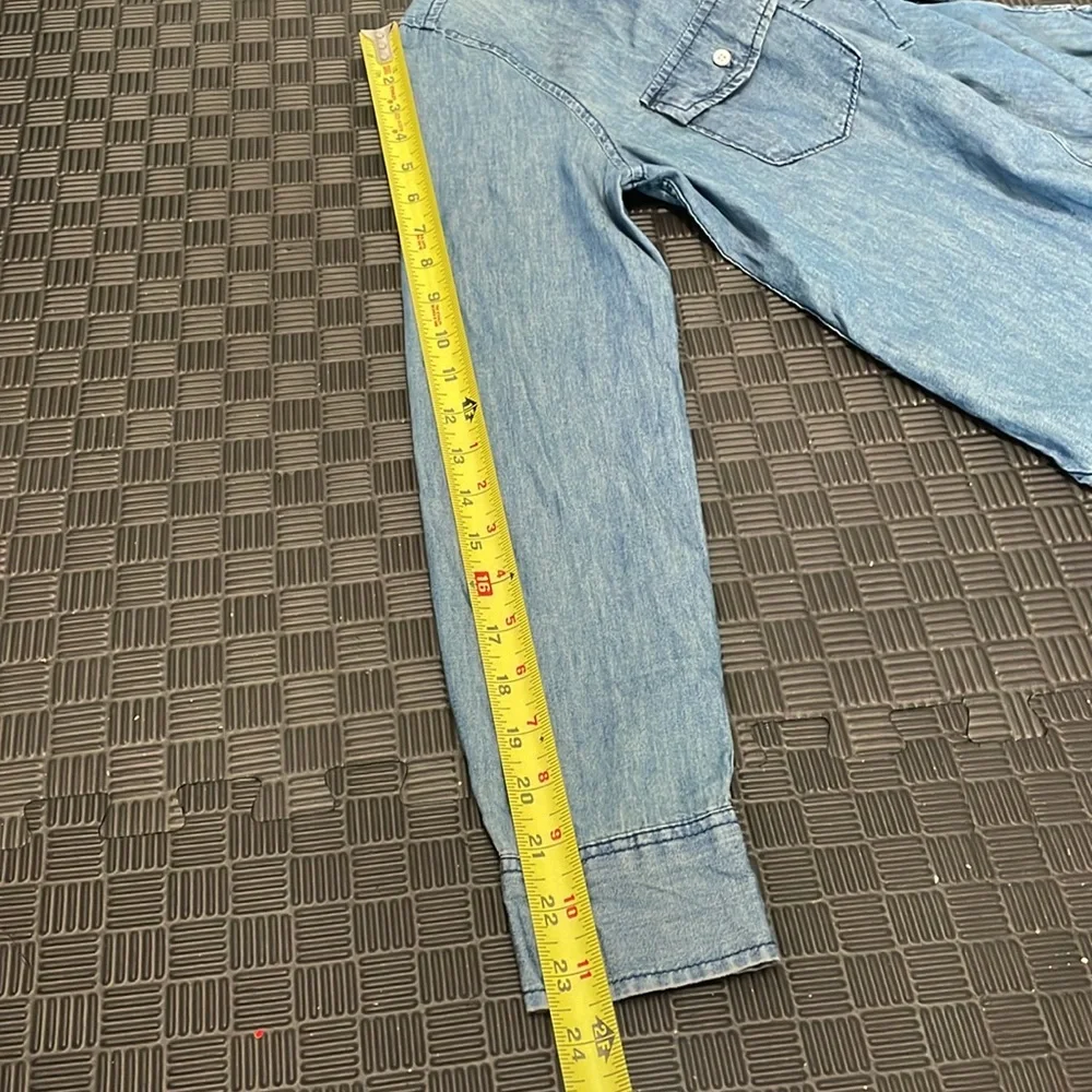 Aeropostale blue denim button down sz small